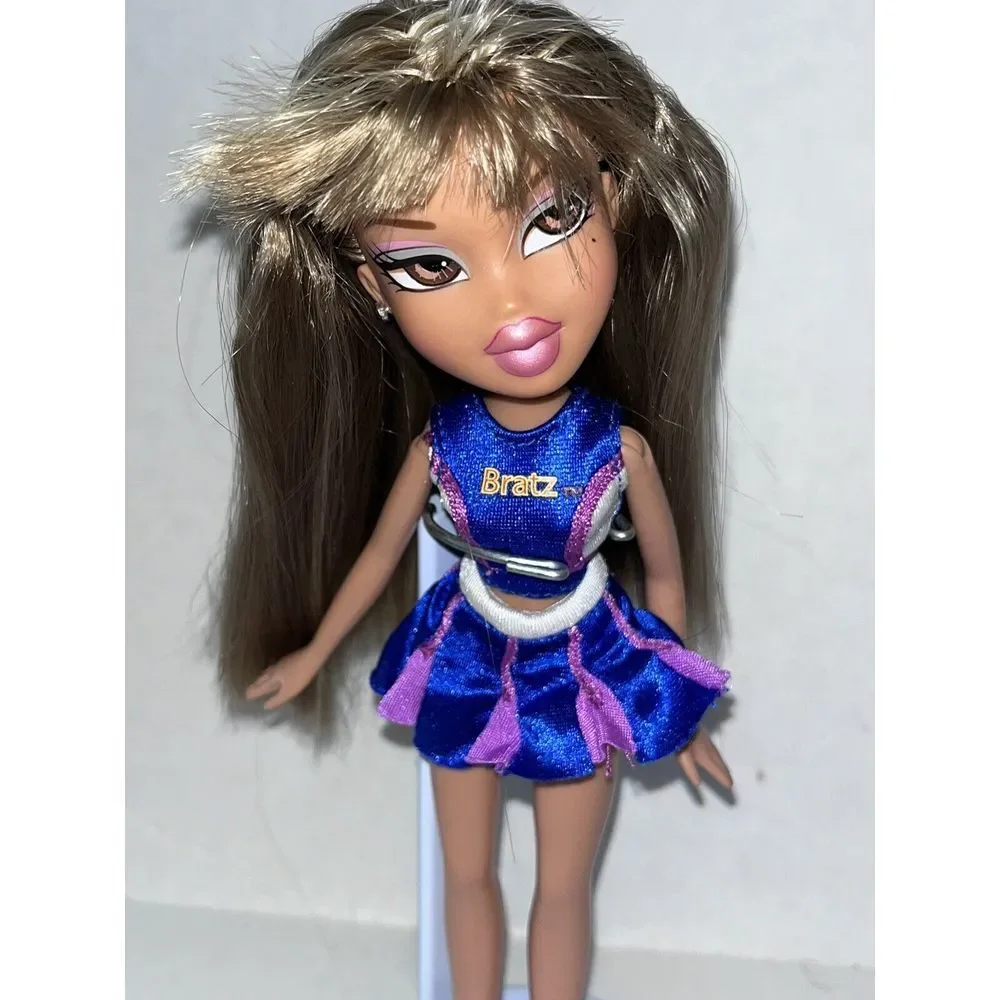 MGA Bratz Play Sportz Cheerleader Yasmin Doll Original Clothes & Shoes